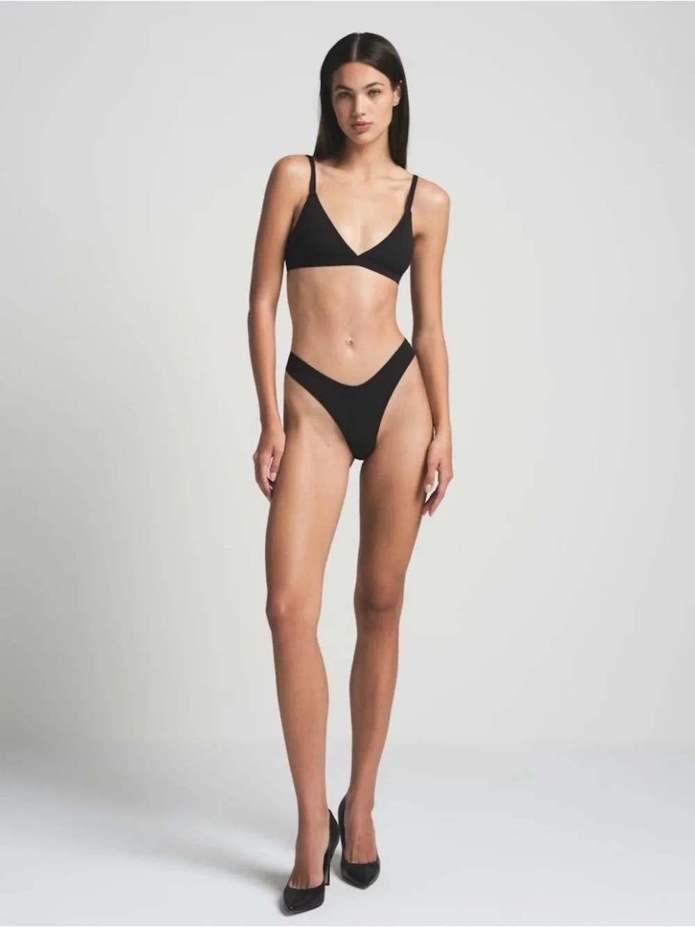NWT SKIMS Fits Everybody Triangle Bralette Size Small Onyx Black Buttery Soft